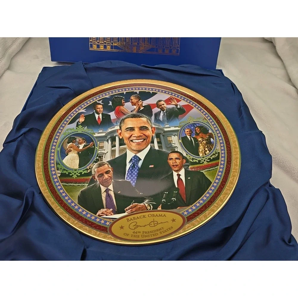 BARACK OBAMA   44TH PRESIDENT OF THE UNITED STATES OF AMERICA  PLATE‎